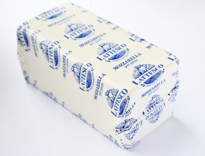 Моцарелла Русская сыр 40% брусок ~2кг/~8кг LATTESCO